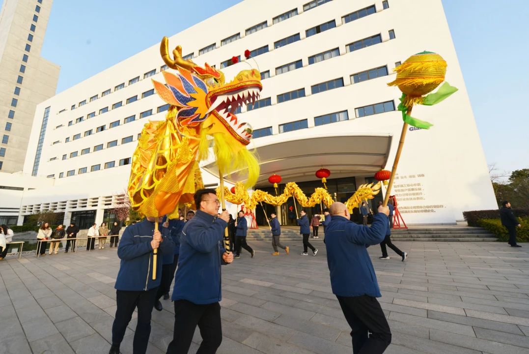 祥蛇映春晖 新岁启新程——巨人工业园喜迎开工